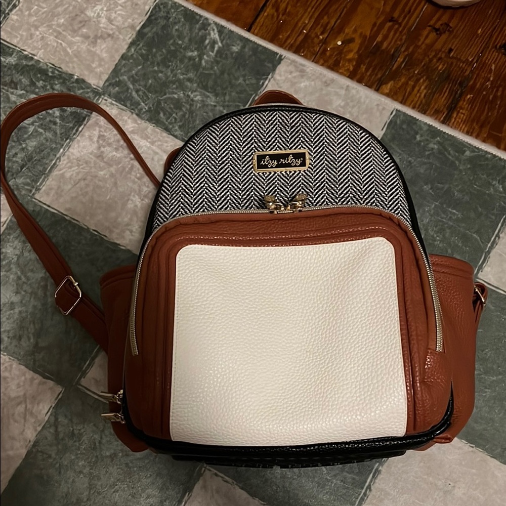 Itzy Mini Plus™ Diaper Bag Coffee & Cream